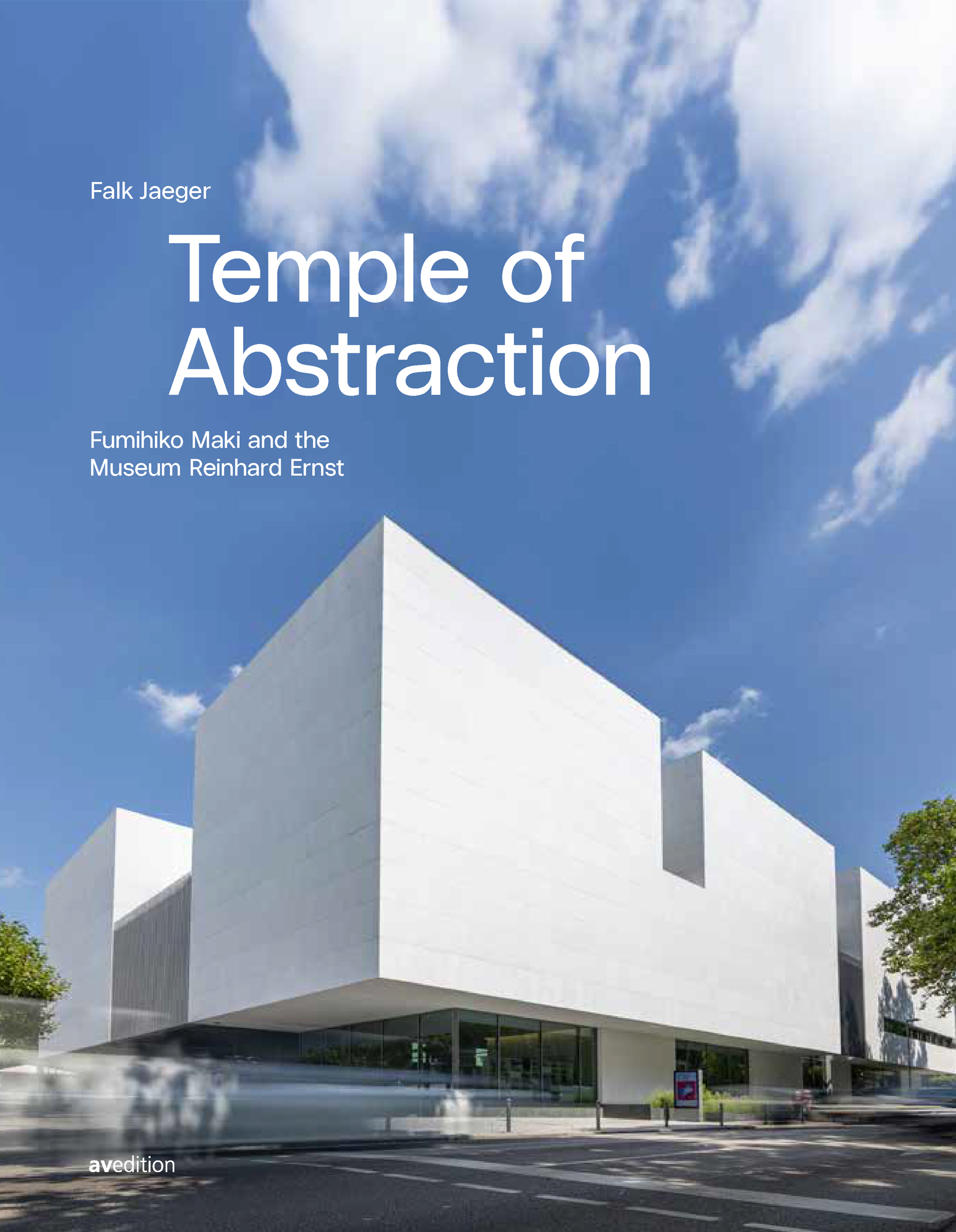 Cover showing a blue-sky exterior view of the Museum Reinhard Ernst.